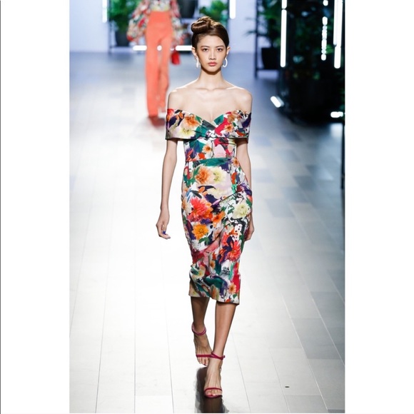 Cushnie et Ochs Alba Surrealist Floral Dress in 8 - Picture 4 of 16